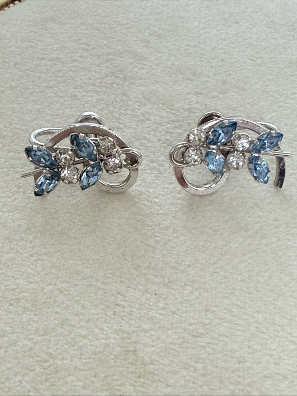 Star-Art Sterling silver vintage screw back blue rhinestone cluster earrings